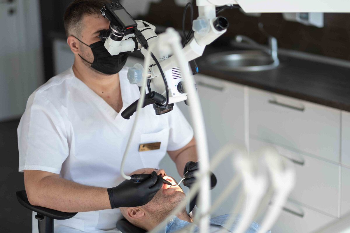 Имплантация — максимально органичная процедура замещения отсутствующих зубов. 