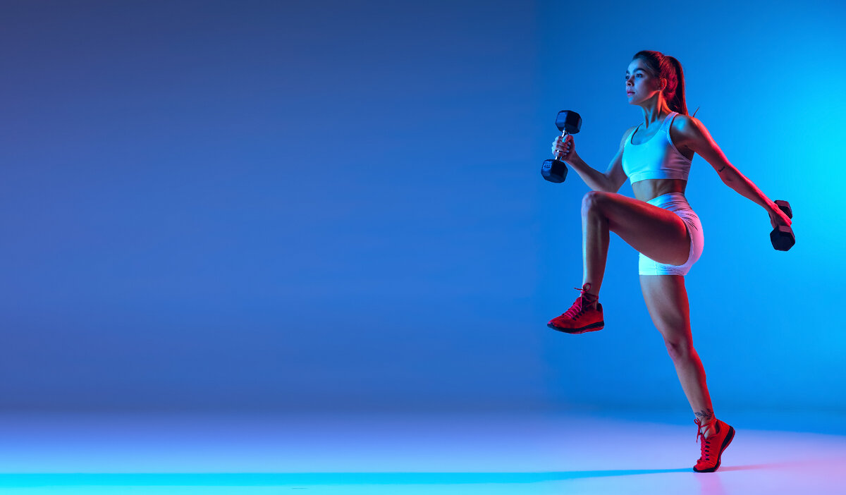<a href="https://www.freepik.com/free-photo/portrait-young-sportive-girl-training-with-dumbbells-isolated-blue-background-neon_23950521.htm#query=%D1%81%D0%BF%D0%BE%D1%80%D1%82&position=4&from_view=search&track=ais">Image by master1305</a> on Freepik