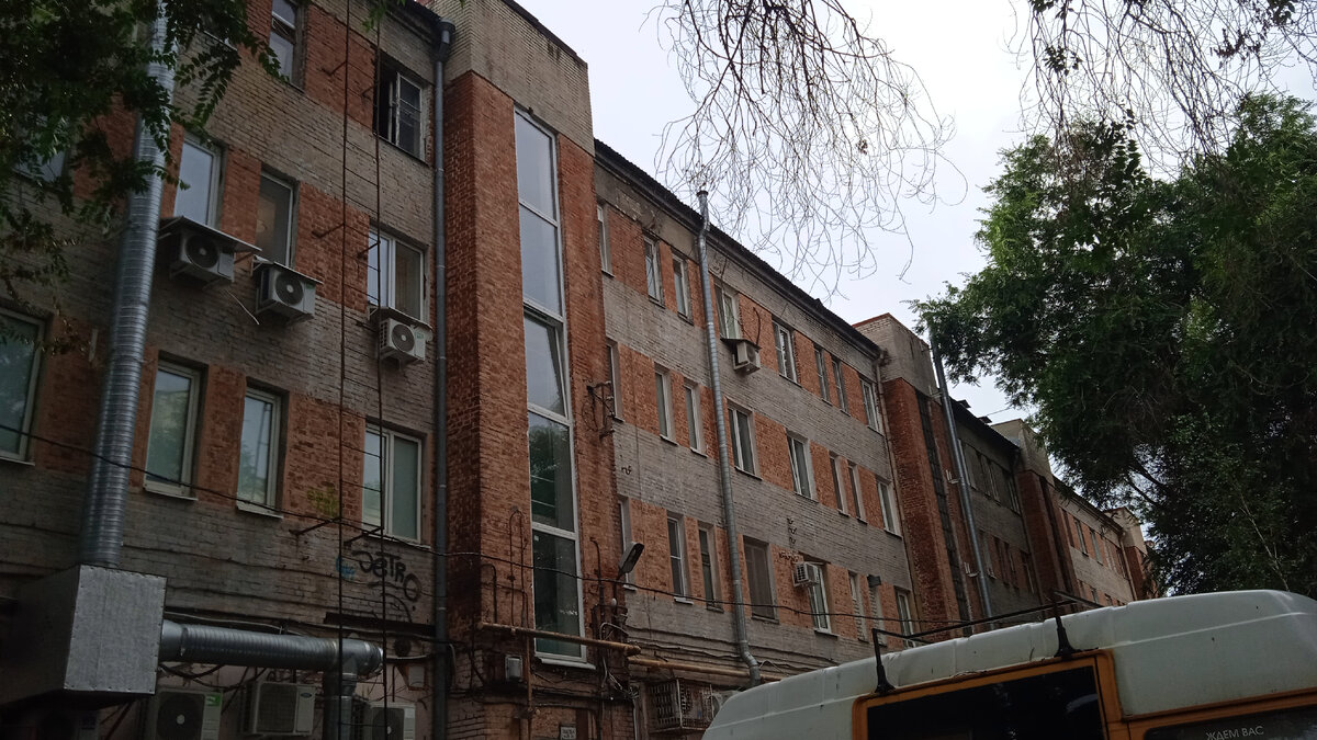 Милая девушка продаёт нежную ткань или Бордели Саратова | Доктор на  завалинке | Дзен