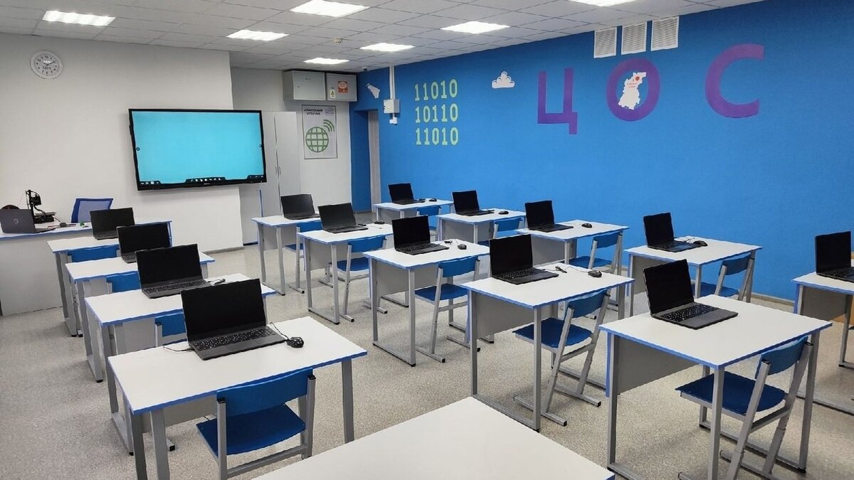     На программной комиссии во время обсуждения финансирования народной программы «Единой России» в 2024–2026 годах председатель партии Дмитрий Медведев заявил, что главными целями программы по-прежнему являются модернизация школ, детсадов и организаций здравоохранения и развитие инфраструктуры.