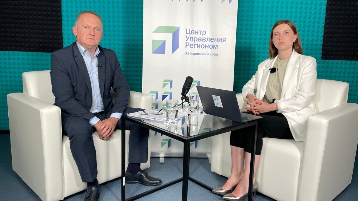     Председатель комитета по труду и занятости населения правительства Хабаровского края Константин Виноградов ответил на вопросы жителей региона. Трансляция прошла при поддержке ЦУР Хабаровского края.