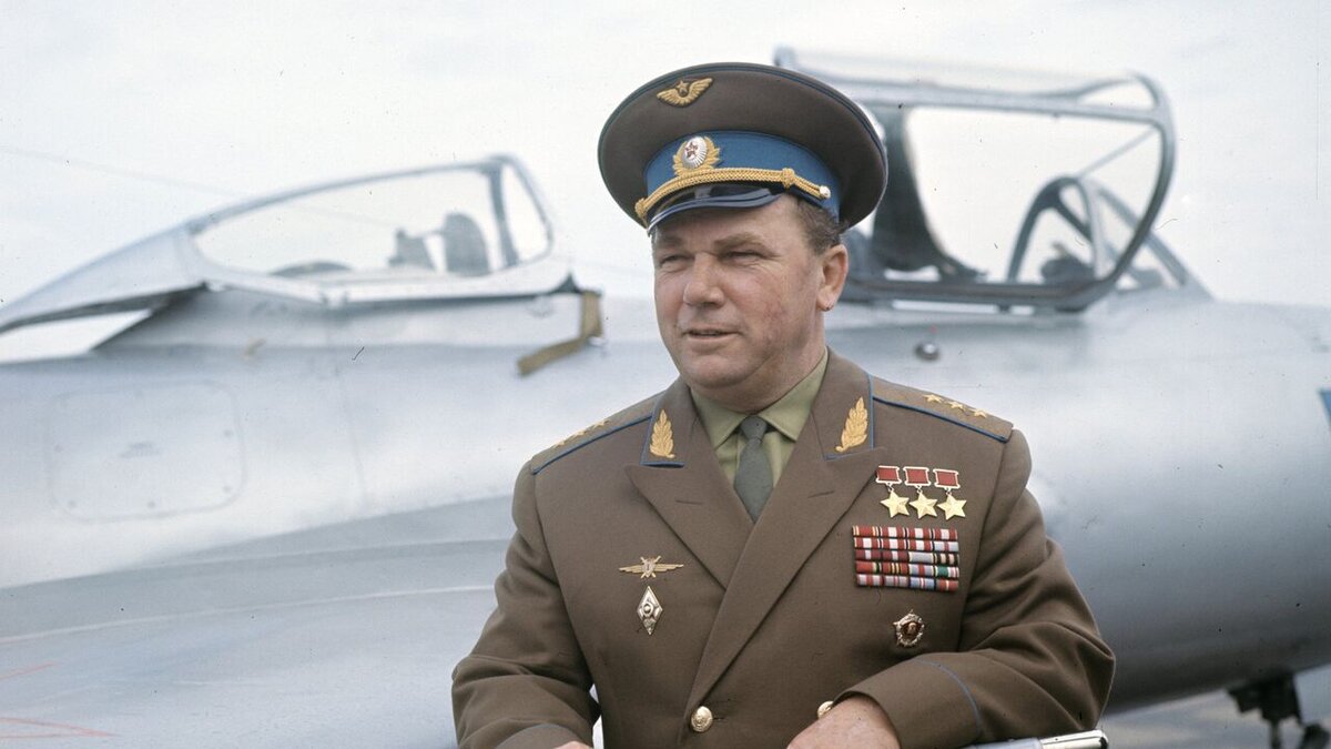 Кожедуб. Уже генерал-полковник.