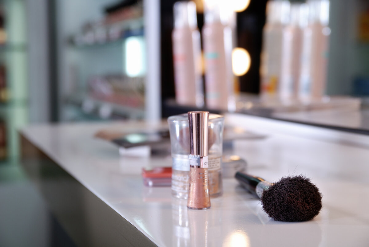 В одном цвете — почему монохромный макияж стал трендом?