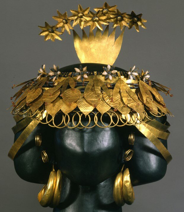 Шумерские украшения, которые показывают стилизацию растительного мира