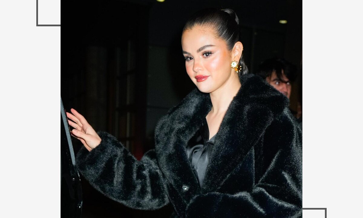 Шуба соболь снежная королева. Елка зимой. Даже елочки и ели шубы пышные надели. Заснеженная ветка. Даже елочки и ели шубы пышные надели.