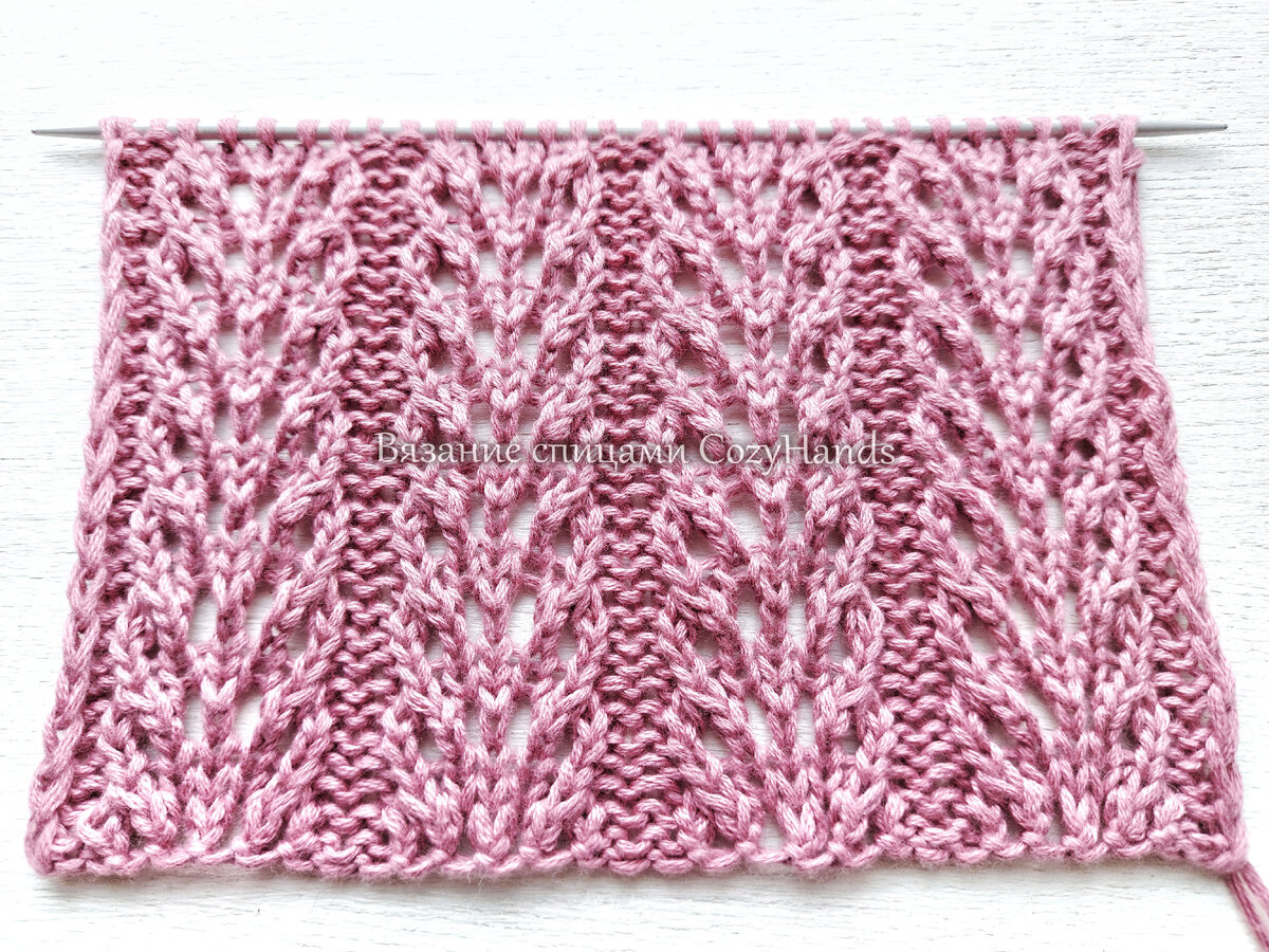 Элегантный узор в виде вертикальных декоративных дорожек