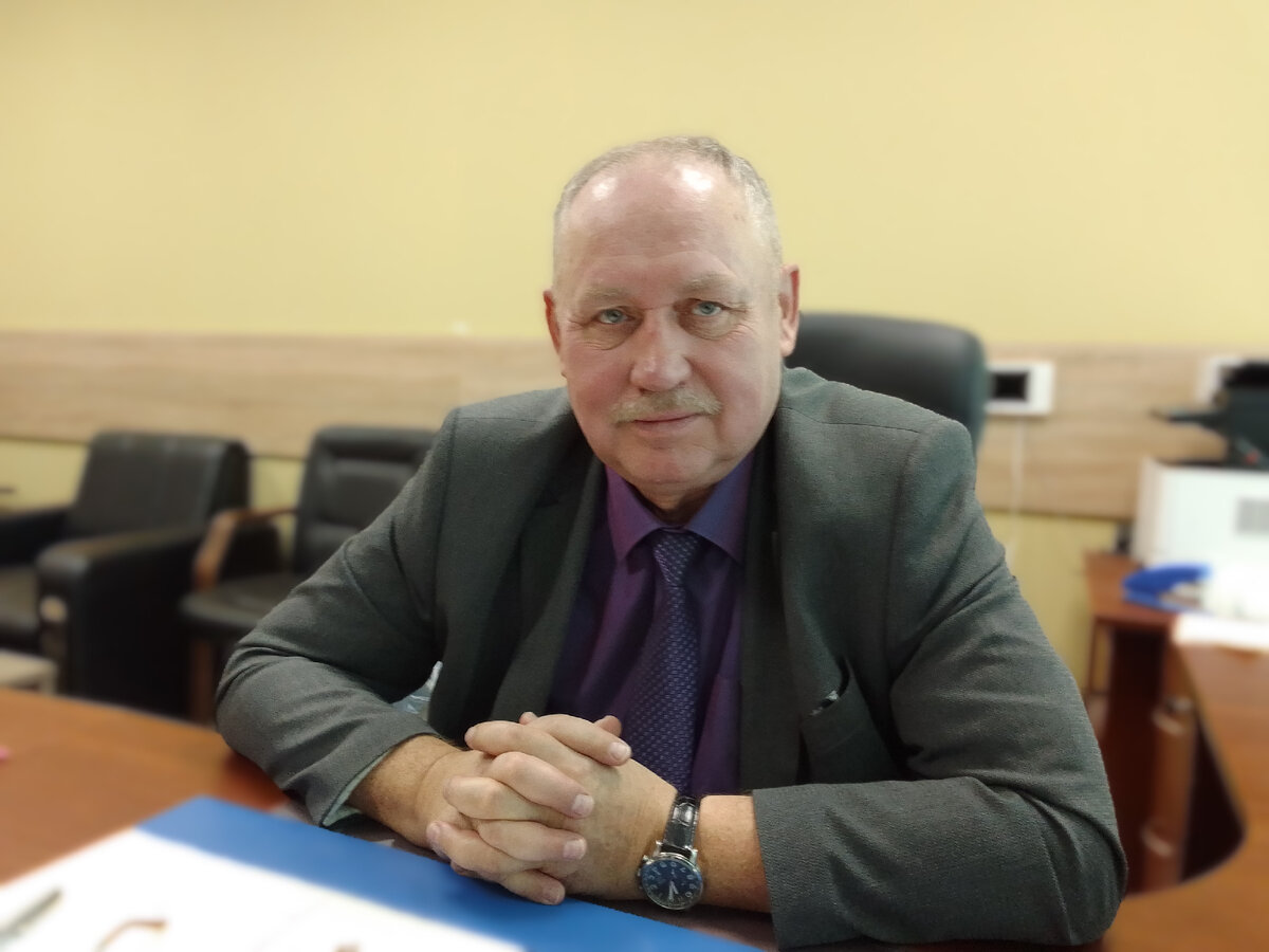 Жкх санкт петербурга. Уборка снега питер. Дворник спб. Жилет коммунальщиков петербурга. Костюм дворника.