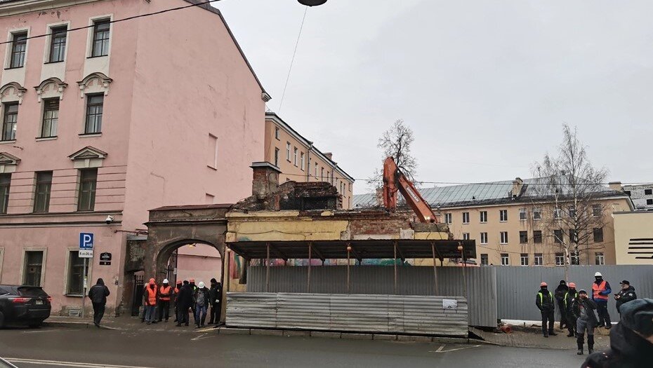    Проспект Бакунина, 33. Автор фото: vk.com/mytndvor