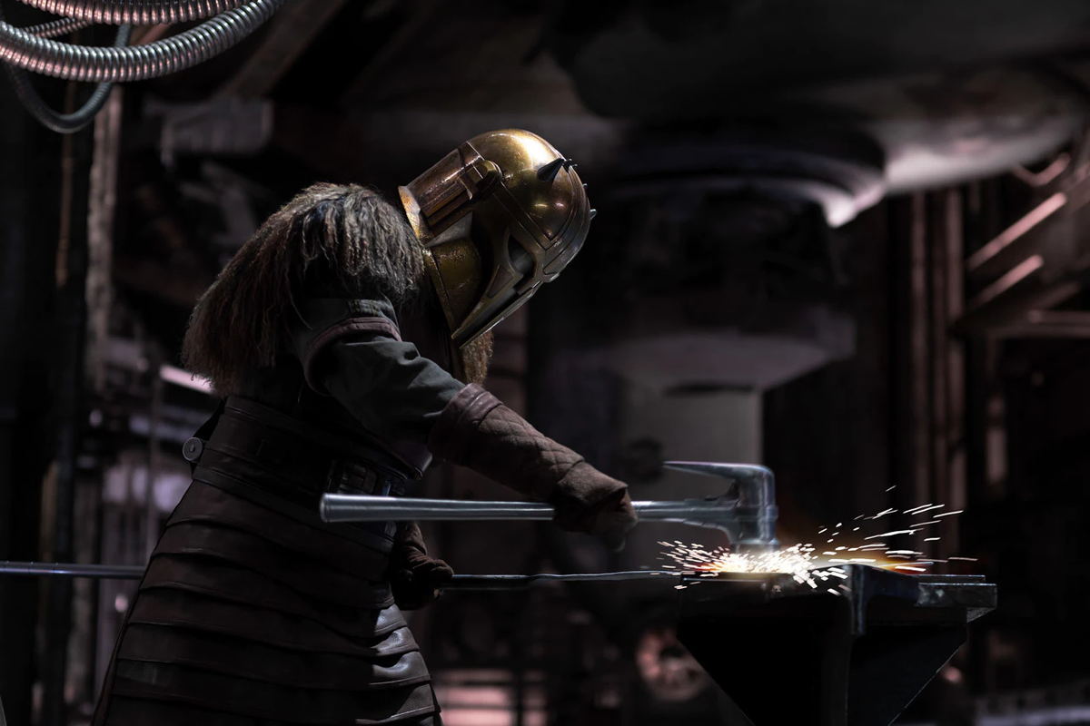 Кузнец за работой