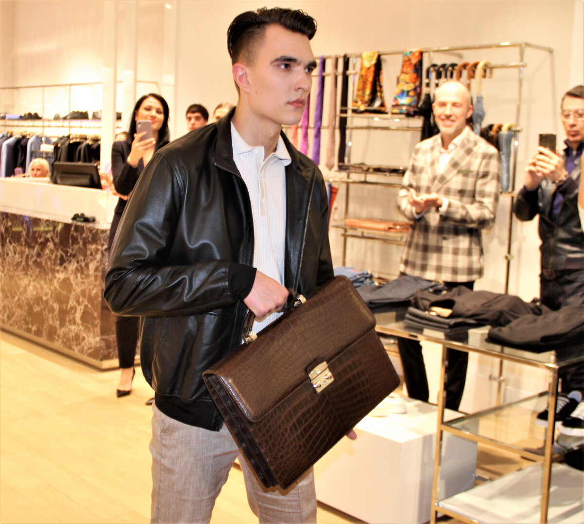 новая линия одежды. своя линия одежды. новая линия одежды. бизнес-лайн женская одежда. New line одежда.