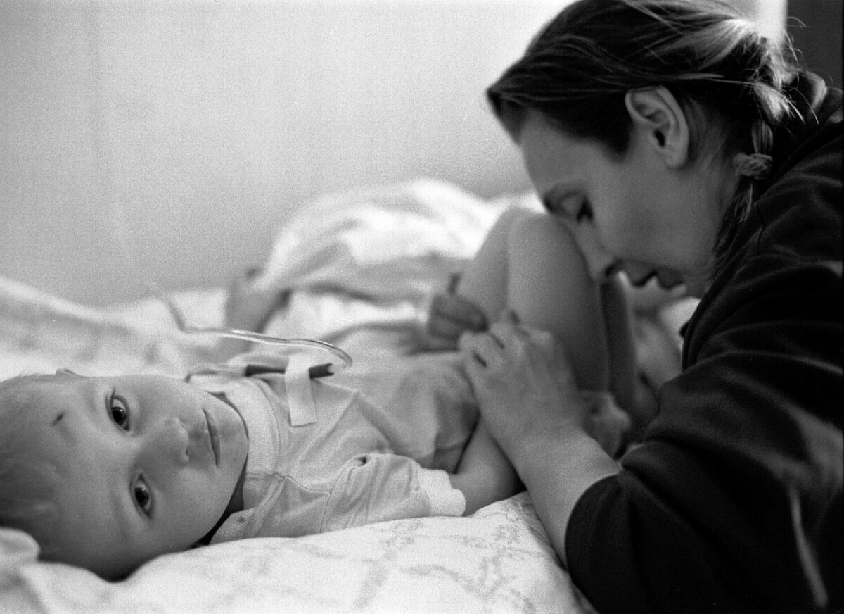 Дети - "зеркало" взрослого мира. Стрессы, конфликты, скандалы, которые случаются среди родителей и взрослых членов семьи, аукаются на состоянии здоровья маленьких. Фото:  Aleksandr Schemlyaev/globallookpress.com