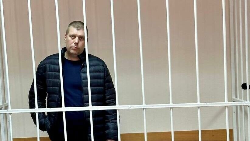     Тюменский суд вынес приговор врачу психиатру-наркологу Евгению Прочному. Его признали виновным в получении взятки через посредника, в значительном размере.