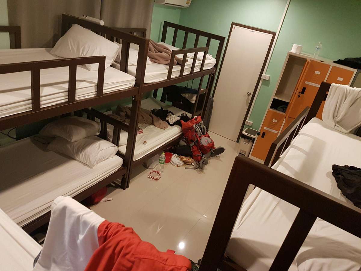 Вот в таком хостеле я жил в Бангкоке