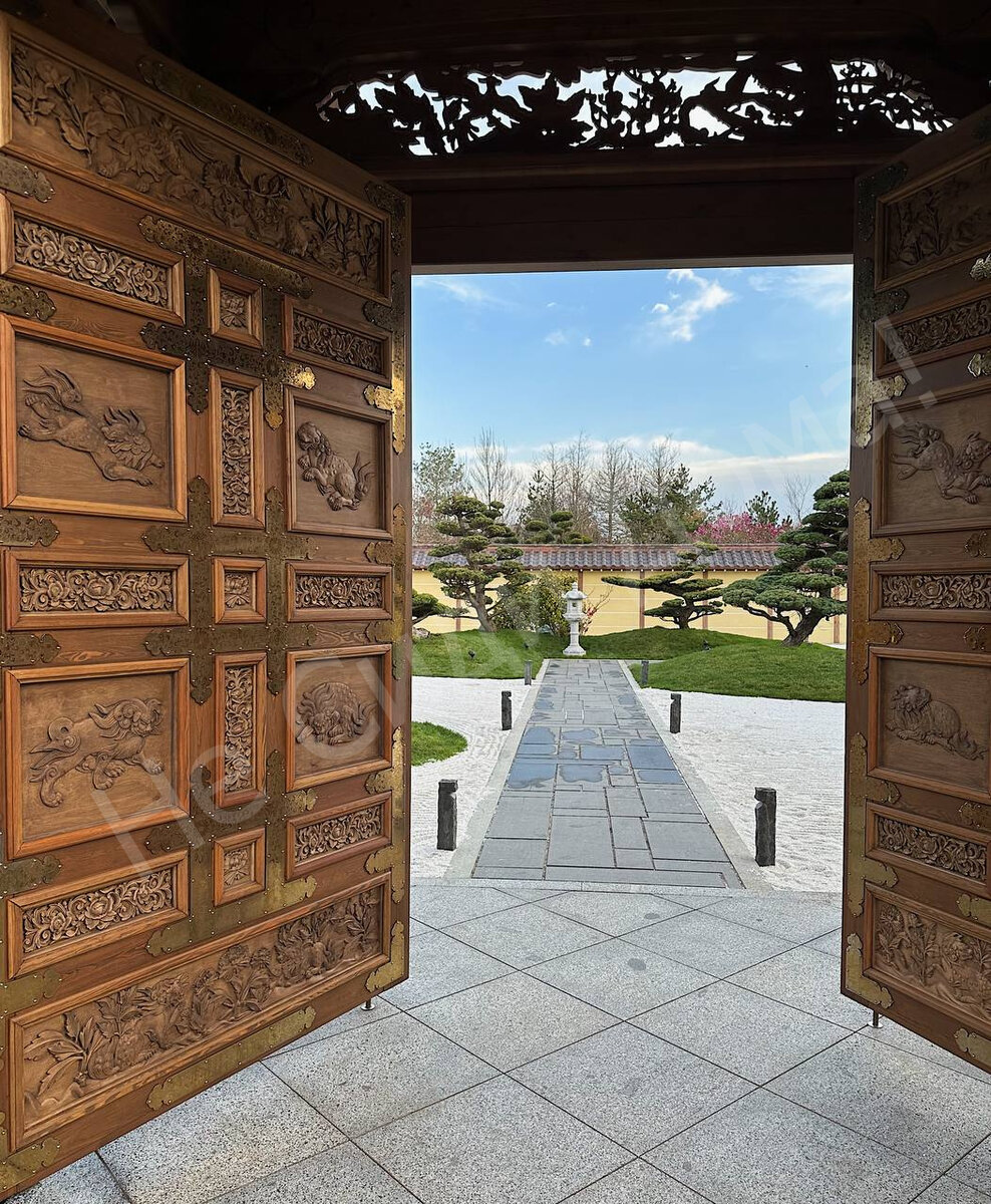 Входные ворота можно рассматривать продолжительное время