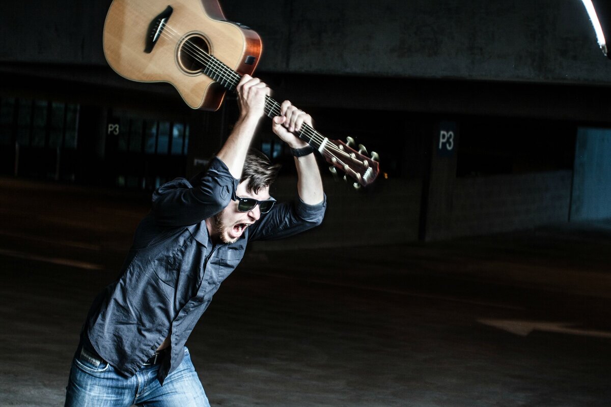 Ты никогда не научишься играть на гитаре