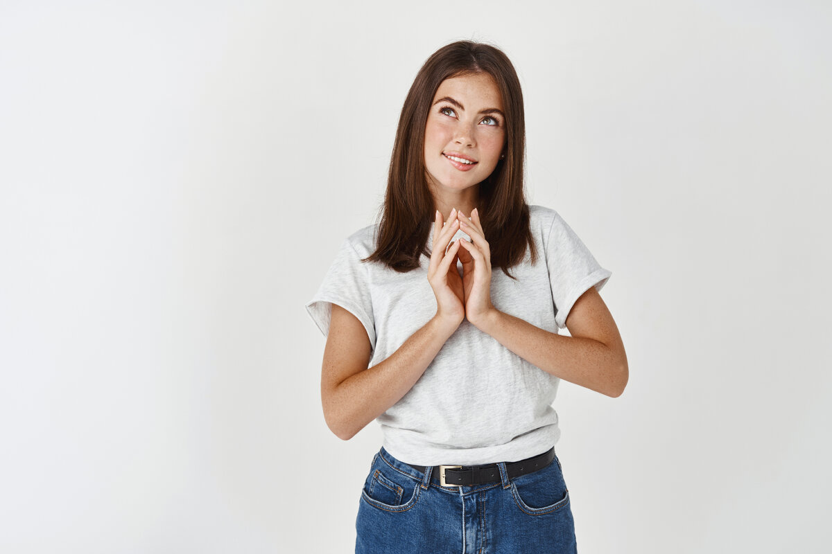 человек с идеей. развкрашивание планов на будущее. Idea to her. креативная концепция. подарок девушке.