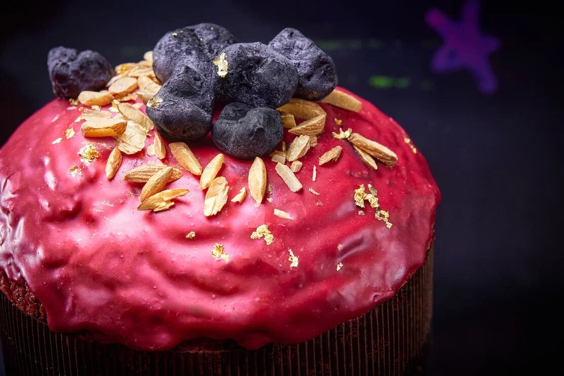 В ресторане Community в этот раз приготовят сразу 25 видов куличей. И все как на подбор — с необычными начинками: например, с трюфелем, ромовыми ананасами и с вяленой грушей  