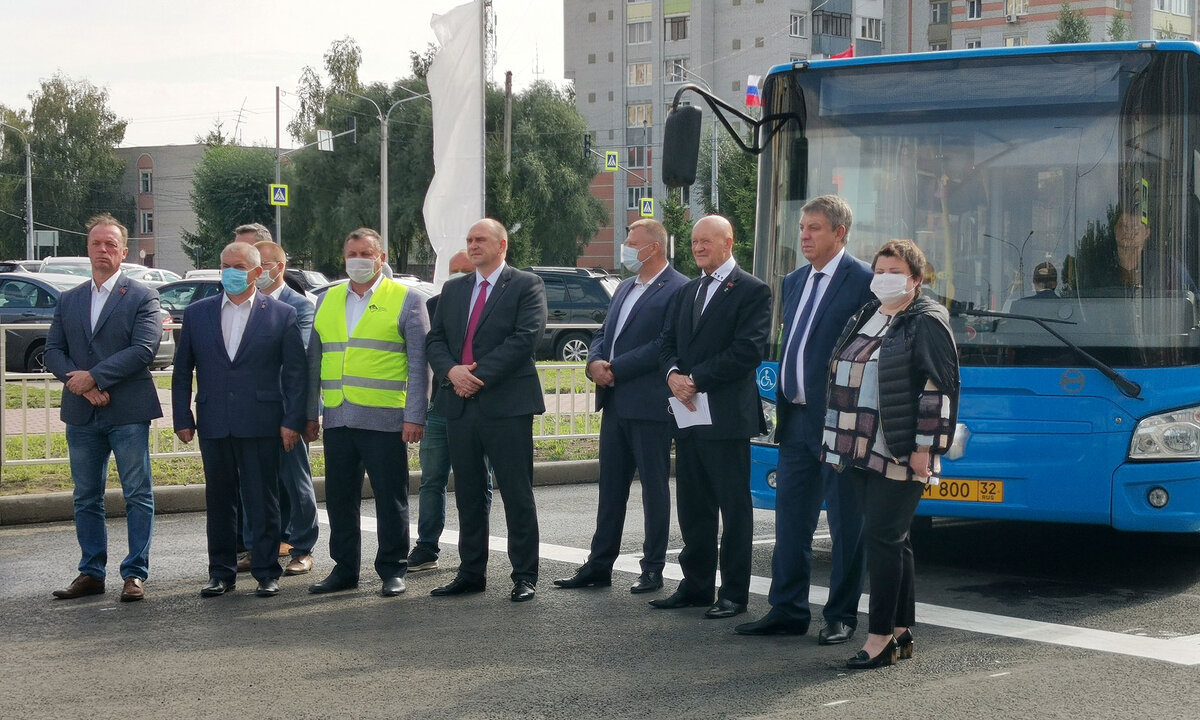    В Брянске начал разваливаться тротуар на новой части Советской улицы в старом аэропорту avchernov