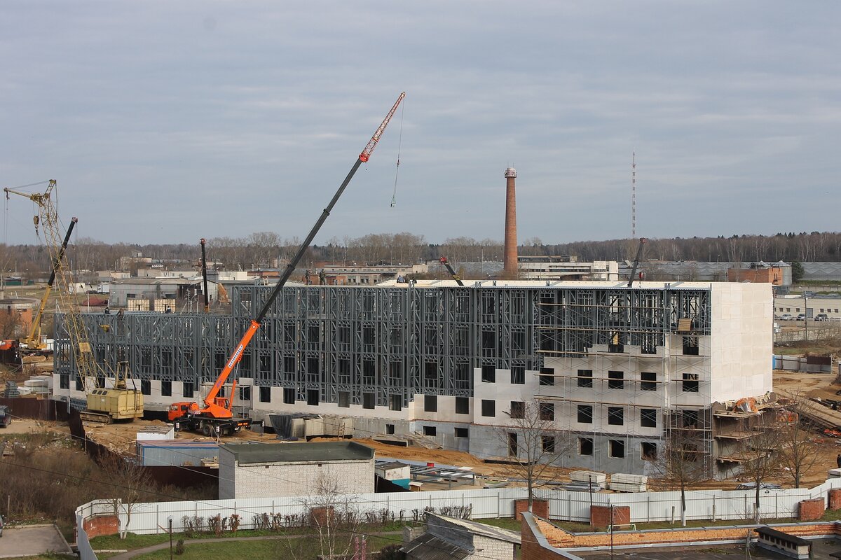 Монтаж 4-х этажного дома из ЛСТК с разбежкой в 1 этаж