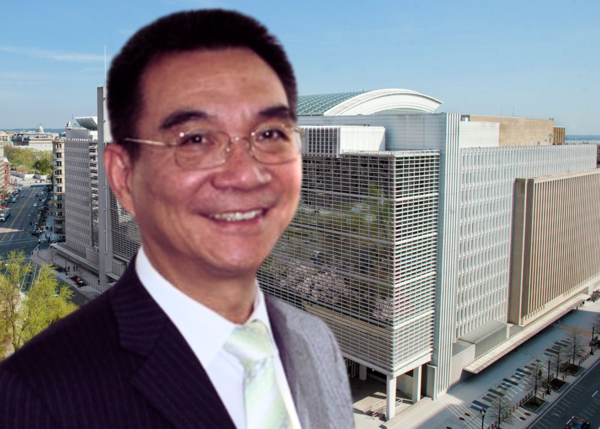 Джастин Йифу Линь (род.15 октября 1952) - один из самых авторитетных китайских экономистов. Шеф-экономист Всемирного банка (июнь 2008 - июнь 2012).