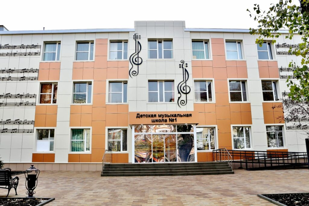 Музыкальная школа в г. Невинномысске, где я учился