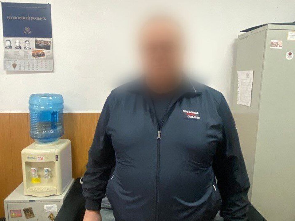     В Анапе забежали экс-депутата, находившегося в розыске. Фото: t.me/OMVD_Anapa_news