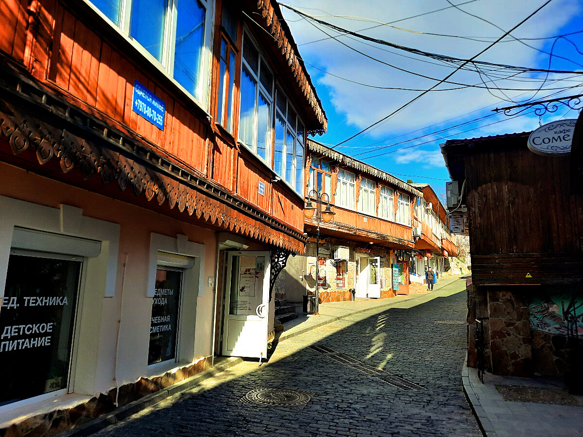 Ул. Ленинградская в Гурзуфе