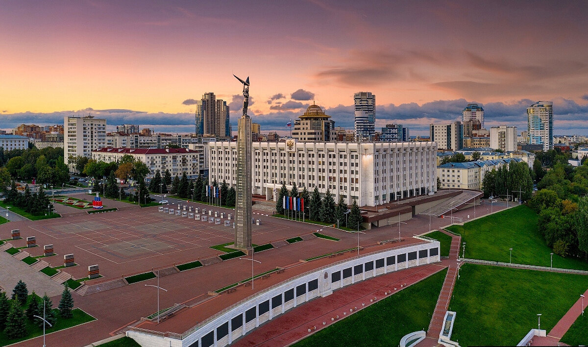 Какие есть в самаре. Площадь славы г Самара. Самара центр города. Самара город на Волге. Самара площадь славы сверху.