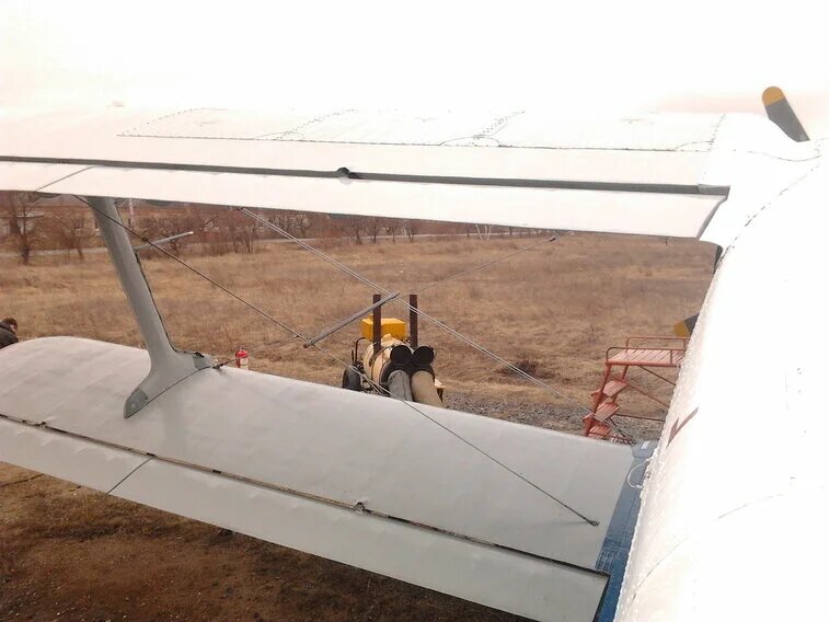 Если присмотреться, то видно парные расчалки, идущие параллельно друг другу