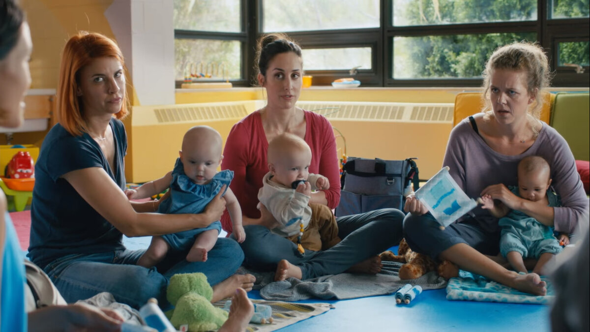 Кадр из сериала "Работающие мамы", источник: https://ru.kinorium.com/