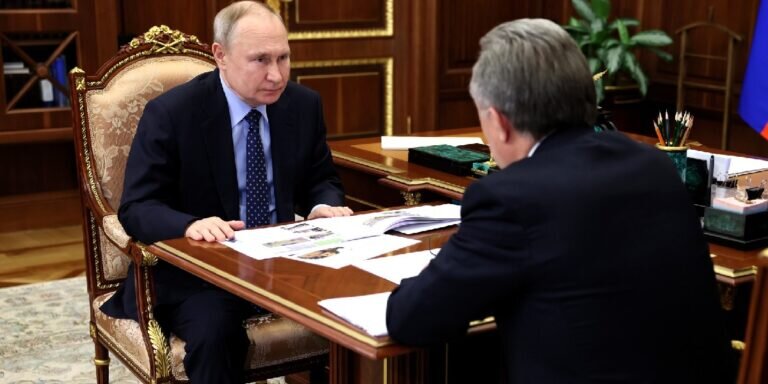 Фото: с сайта Кремля (http://static.kremlin.ru/media/events/photos/big2x/qAUNwQuo1xSe8PvVfS0jheqrtDGjg1p6.jpg)