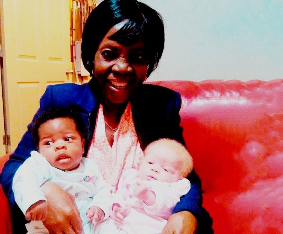  Джудит Нвокоча с детьми