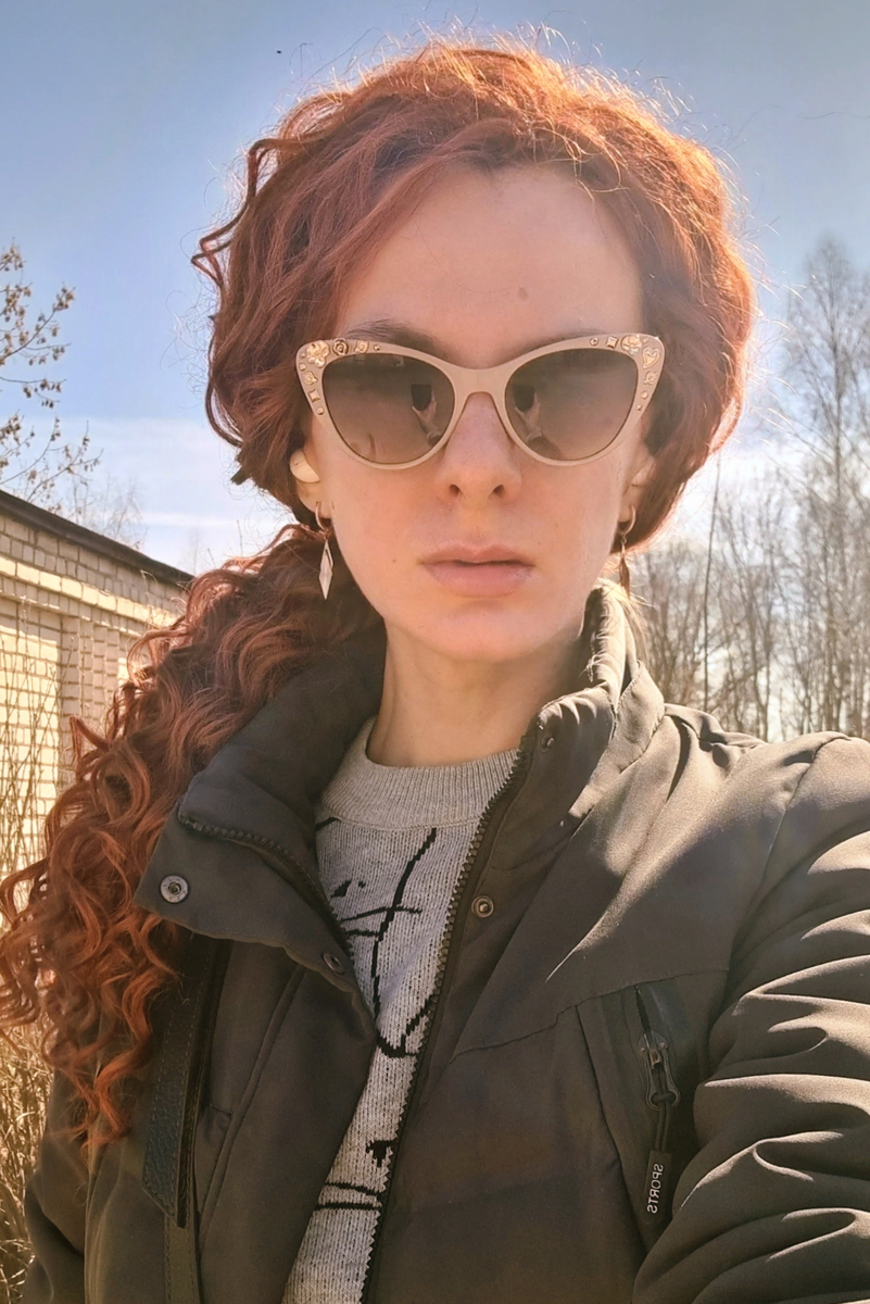 Привет, меня зовут Оксана! И с некоторых пор я вышла из-под гнета общественного давления по многим вопросам. Если вы тоже хотите быть более свободными от стереотипов, присоединяйтесь к моему блогу. Я не буду вас учить. Я буду делиться своим опытом и поддерживать