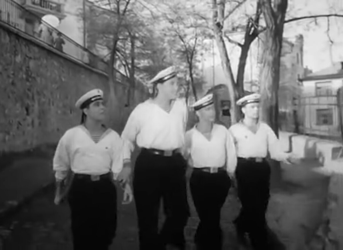 Георг отс в молодости. Матросы на палубе. Георг карлович отс. Песня про моряков. Включи город русских моряков песню видео.