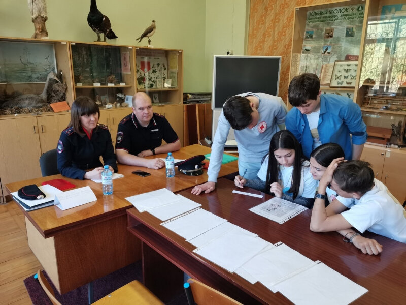 В Твери ученики гимназии №8 лучше всех знают ПДД и историю Красного Креста