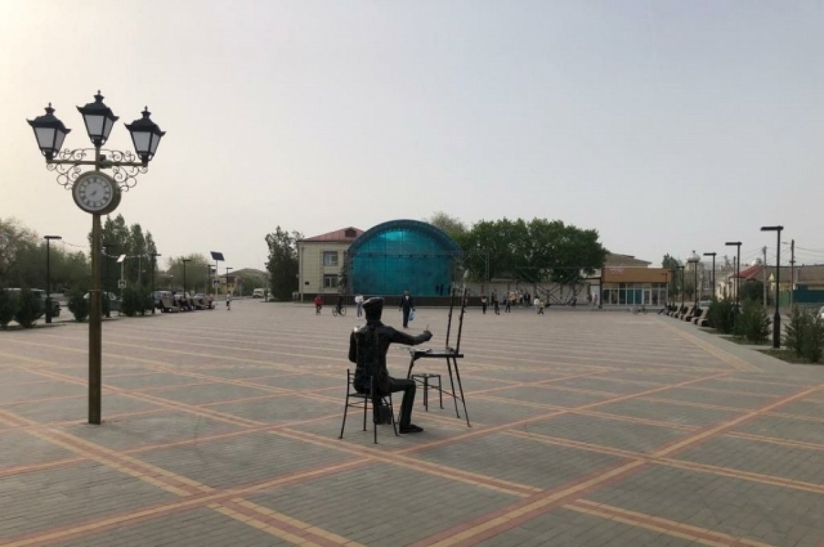    В райцентре под Волгоградом подростки-вандалы повредили сцену на площади