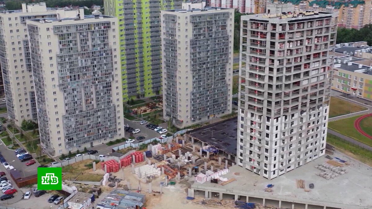   Мутко предложил снижать ставку по семейной ипотеке для покупающих большие квартиры