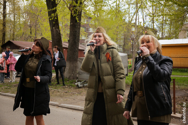    Сегодня агитбригада приехала к дому № 19 на проспекте Победы.