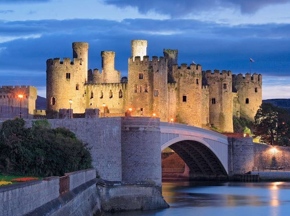 Замок Конуи