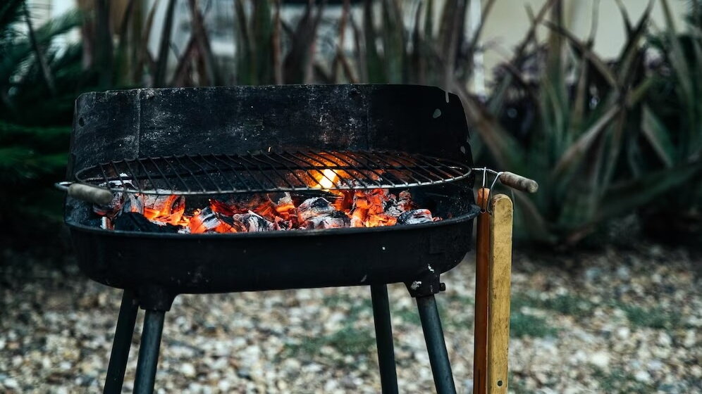    В Нефтеюганске дачникам рассказали, как устанавливать мангалы