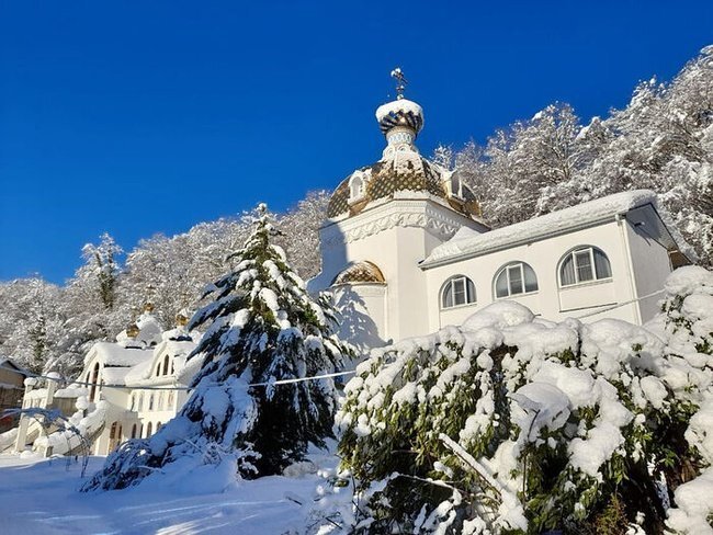      Зимой здесь красиво по-особому