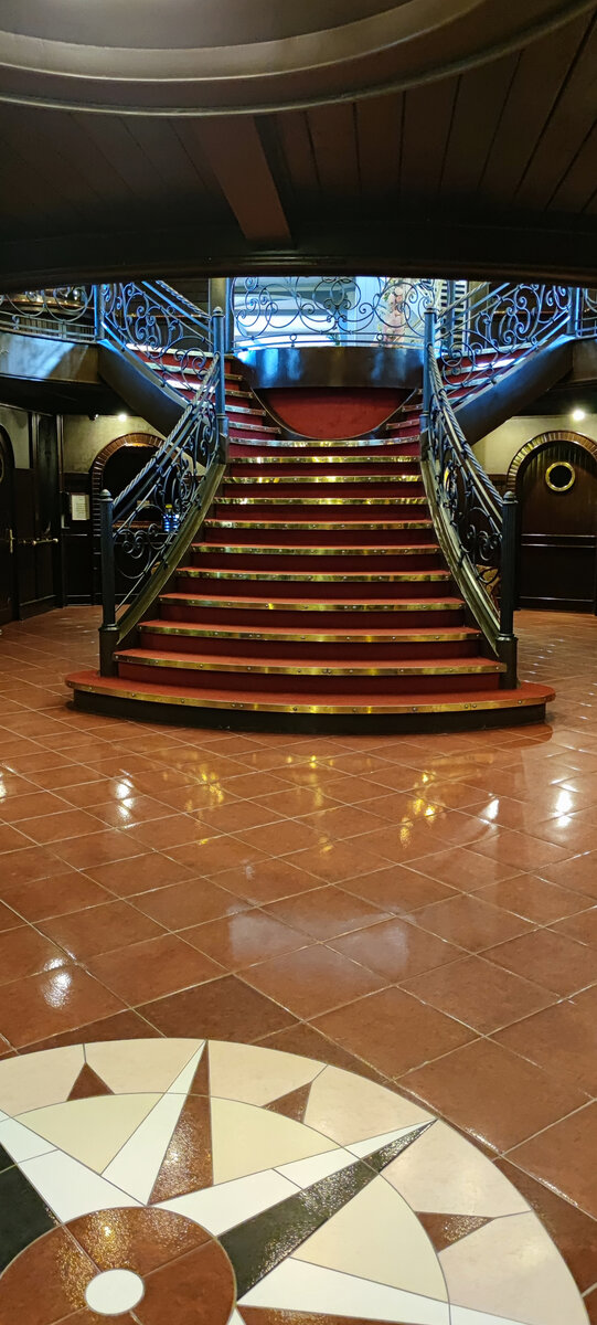 Вход в ресторан