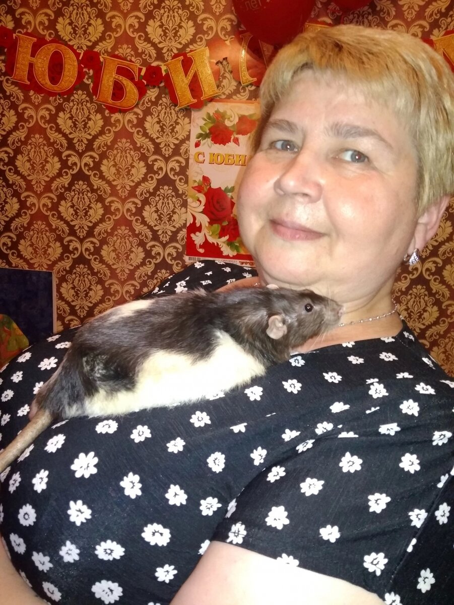    Галина очень любит своих питомцев. Фото: Из личного архива/ Галина Синельникова