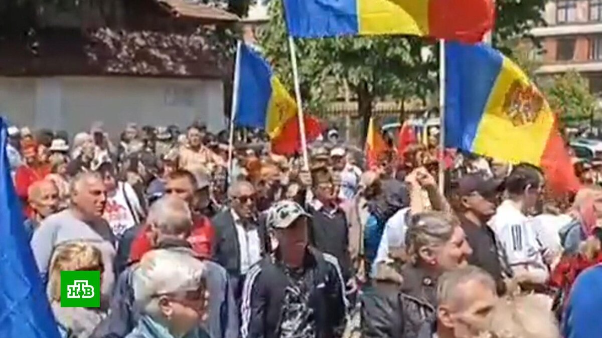    В Молдавии оппозиционеры вышли на митинг
