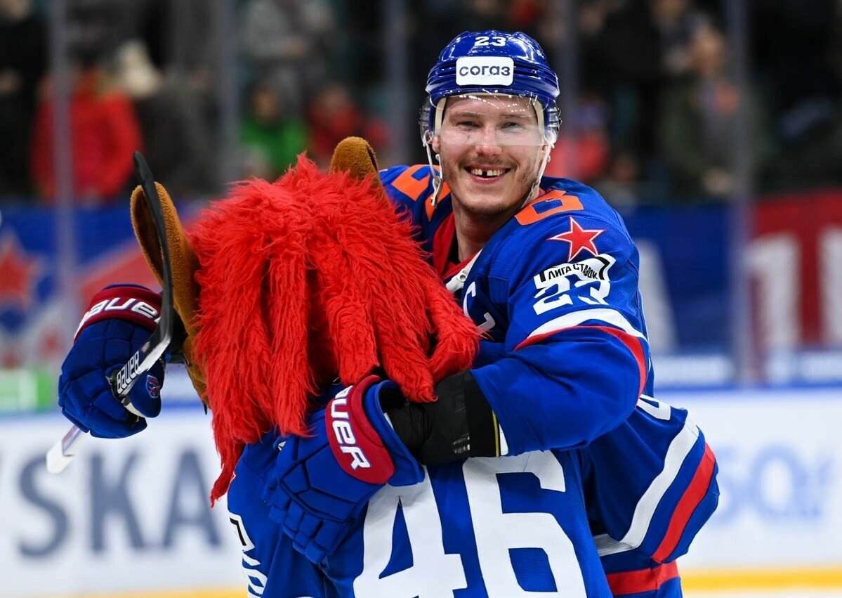 Дмитрий Евстигнеев хоккей
