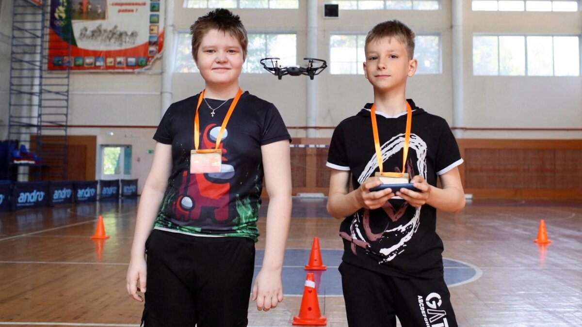    В столице Югры будут обучать управлять беспилотником и программировать роботов