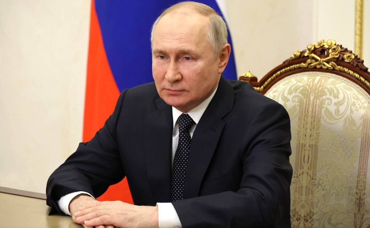    Президент отметил югорчан