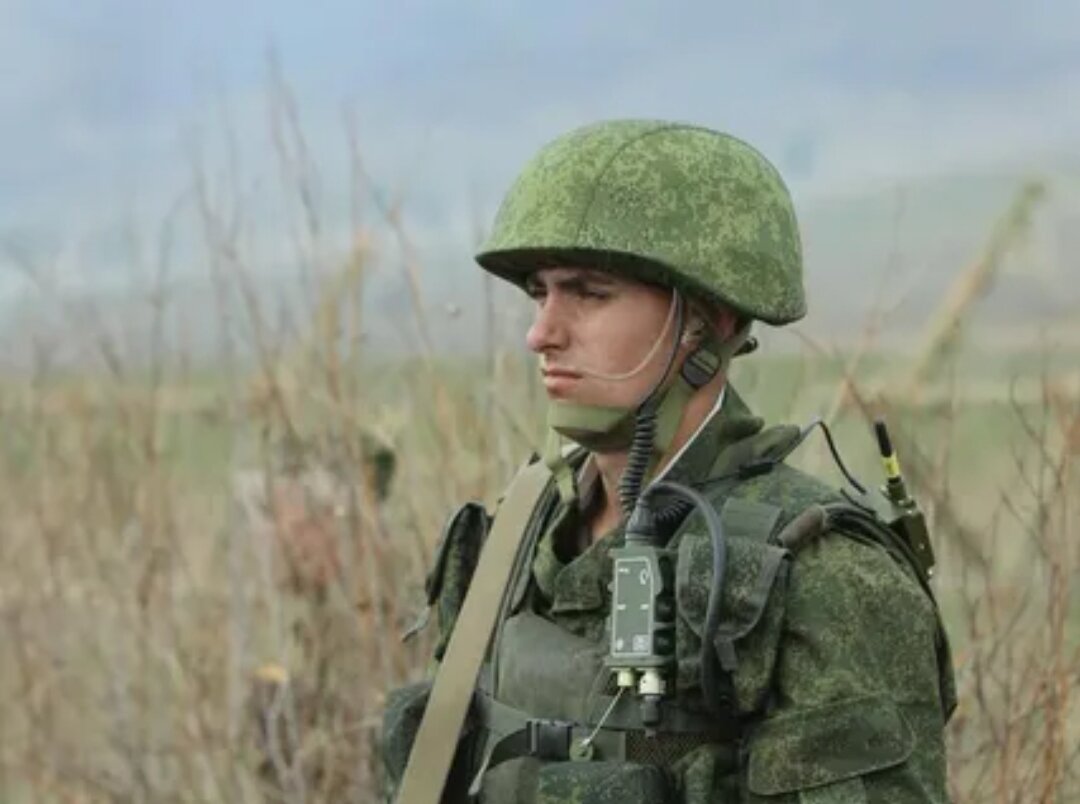 Russian soldier. Солдат мотострелковых войск. Российский солдат. Сухопутные войска солдаты. Военнослужащий сухопутных войск.