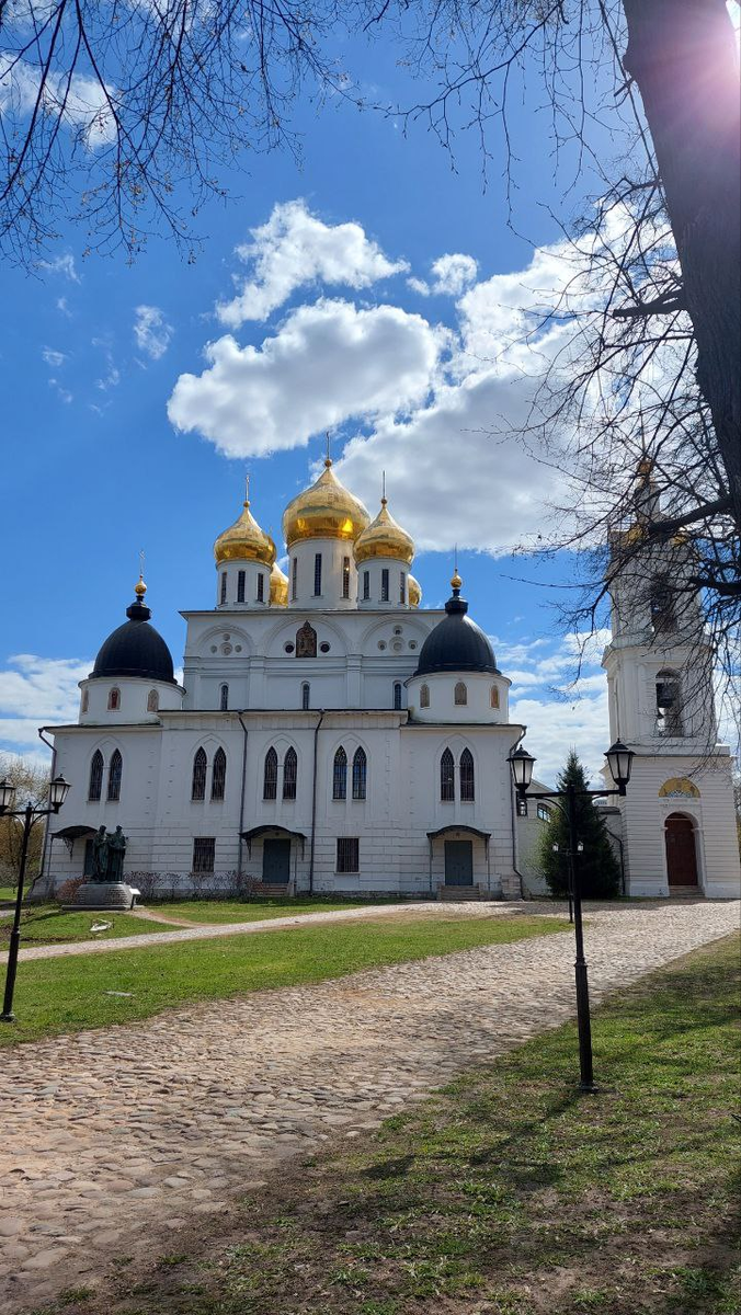 Собор Успения Пресвятой Богородицы, тут и далее фото автора
