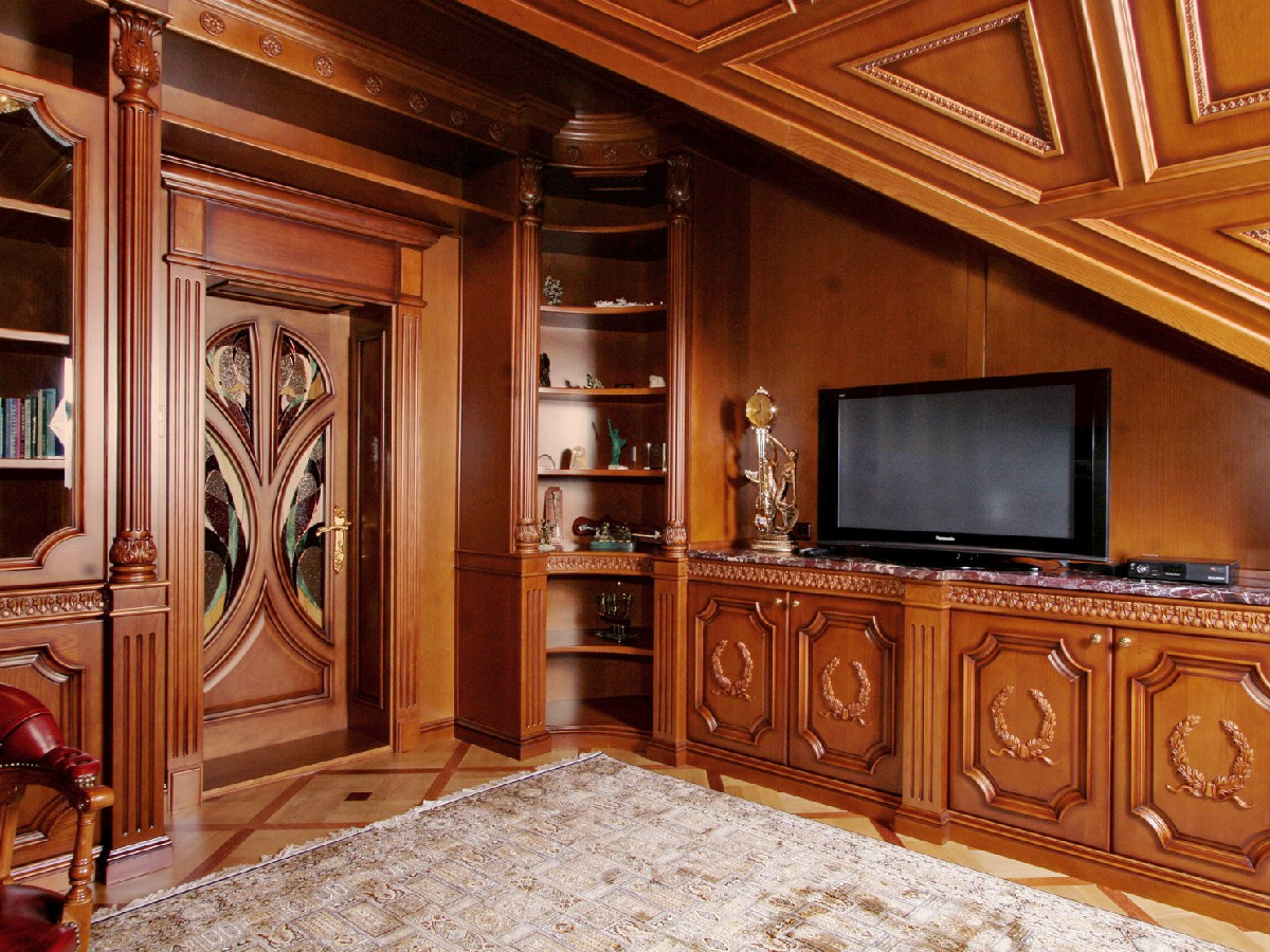 Пример отделки стен массивом